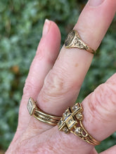 Load image into Gallery viewer, Antique 14k Yellow Gold Signet Ring