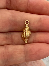 Load image into Gallery viewer, Vintage 14k Yellow Gold Seashell Charm