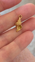 Load image into Gallery viewer, Vintage 14k Yellow Gold Seashell Charm