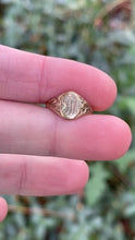 Load image into Gallery viewer, Antique 14k Yellow Gold Signet Ring