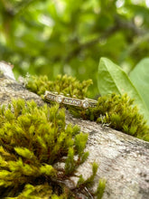 Load image into Gallery viewer, Vintage 14k Yellow Gold Diamond Band
