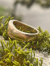 Load image into Gallery viewer, 18k Yellow Gold Emerald and Diamond Ring